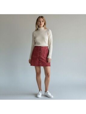 Uniqlo Stylish Maroon Button-Down Corduroy Mini Skirt Size 0